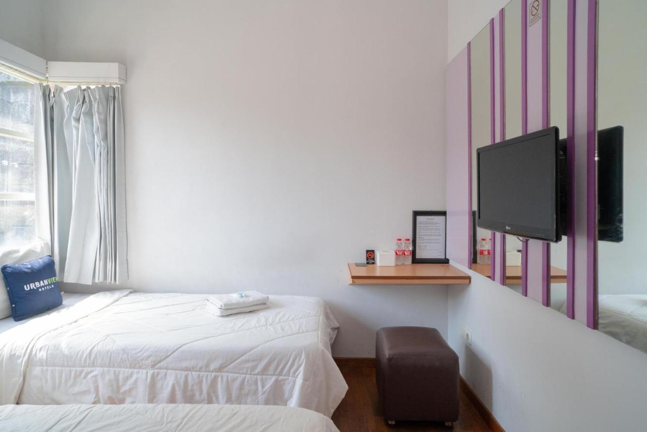 Urbanview Hotel Fiffa Kauman Malang Kültér fotó