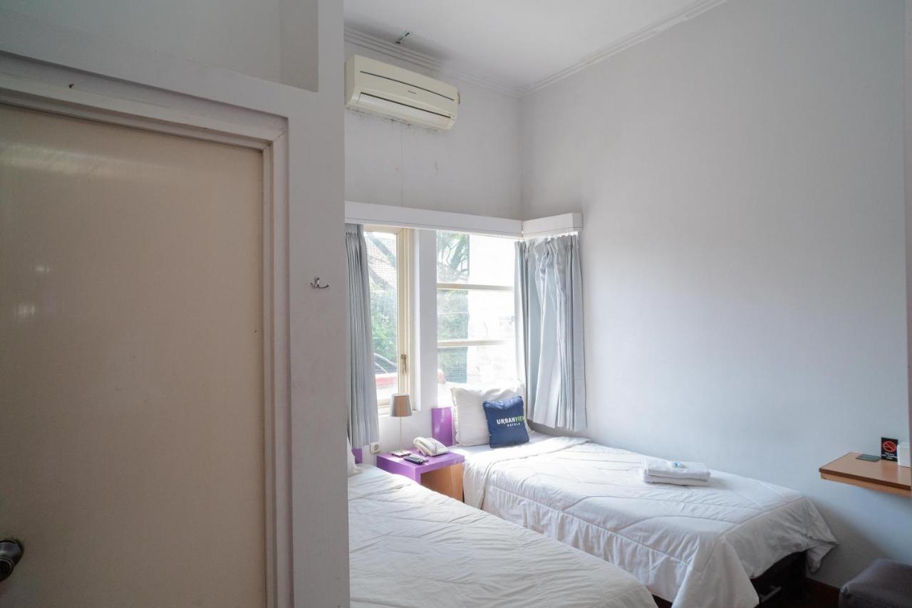 Urbanview Hotel Fiffa Kauman Malang Kültér fotó