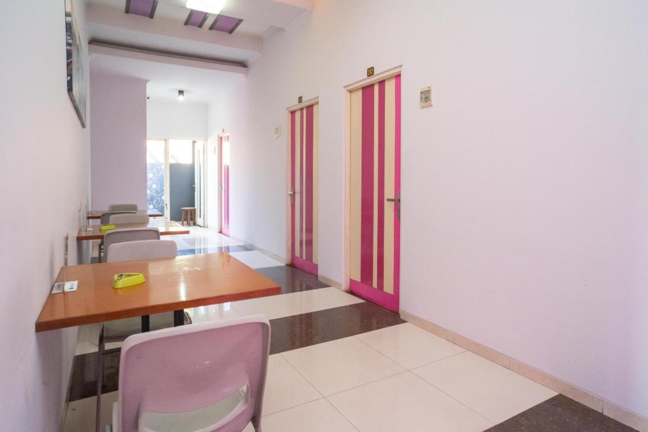 Urbanview Hotel Fiffa Kauman Malang Kültér fotó