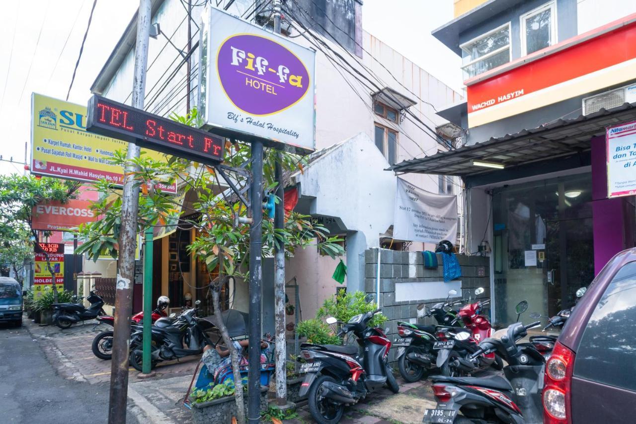 Urbanview Hotel Fiffa Kauman Malang Kültér fotó